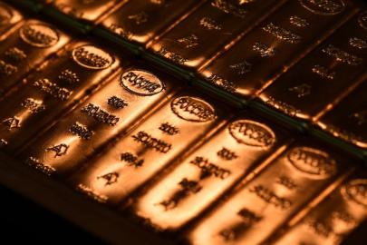 ABD politikaları güvenli limanlara yaradı: Altın ve gümüş zirveye yakın