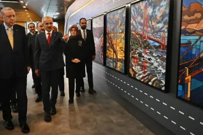 Cumhurbaşkanı Erdoğan 30 Bin Kilometre Bölünmüş Yol Sergisi'ni gezdi