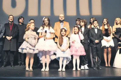 ‘Efes’in Sırrı’na karnaval havasında gala!