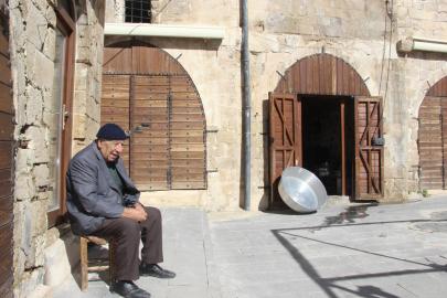 88 yaşındaki kalaycı ustası tüm sebatıyla orucunu tutmaya devam ediyor