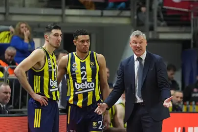 Basketbol Süper Ligi'nde Fenerbahçe-Galatasaray derbisi!