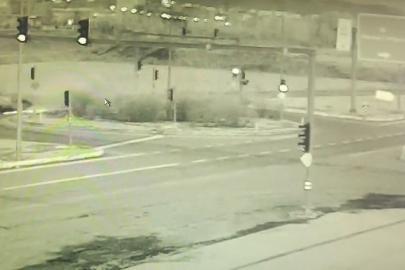 Bingöl’de taklalar atan aracın ters döndüğü kaza kameralara yansıdı