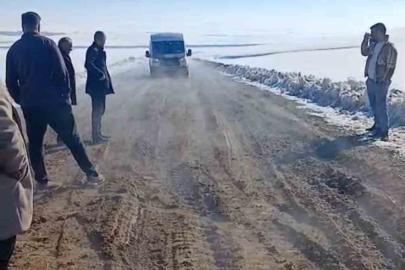 Çamurlu yollarda eğitim çilesi