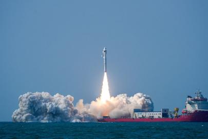 Çin denizden uzaya 7 uydu fırlattı