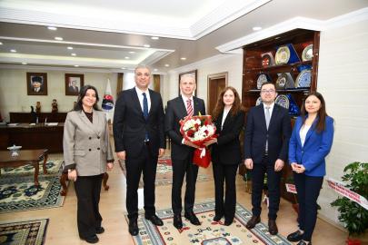 Defterdar Sönmez’den Vergi Haftası dolayısıyla Vali Çiçekli’ye ziyaret