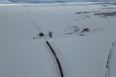 Demir İpek Yolu’nda görsel şölen: Karlar içinden süzülerek Kars’tan Avrupa’ya binlerce kilometrelik yolculuk