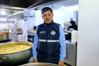 Erzincan’da ihtiyaç sahiplerine her gün 3 çeşit iftar yemeği ulaştırılıyor