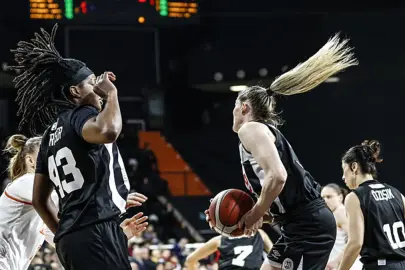 Halkbank Kadınlar Basketbol Süper Ligi'nde derbi heyecanı