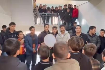 İlahi akımına Elazığ’da katıldı