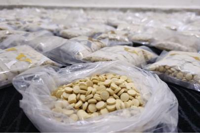 Irak-Suriye ortak operasyonunda yüzbinlerce adet uyuşturucu hap ele geçirildi