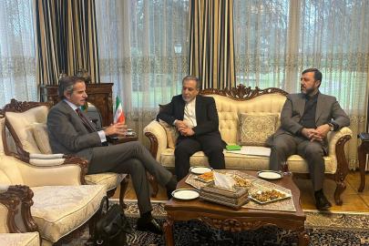 İran Dışişleri Bakanı, Cenevre'de UAEA direktörüyle görüştü