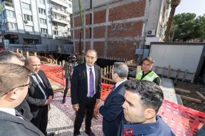 İzmir Bergama'da Ticaret Merkezi'ne temel