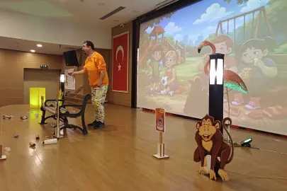 İzmir Çiğlili minikler mikroplara karşı sahneye çıktı