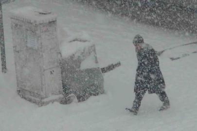Kars’ta kar ve tipi geçit vermiyor: 52 köy yolu ulaşıma kapandı