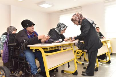 Kepez’de engeller eğitimle aşılıyor