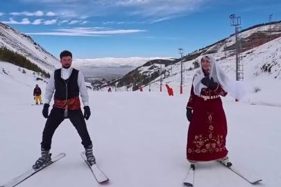 Palandöken’de renkli görüntüler: Pistler geceleri rengarenk oldu, Dadaş kıyafetiyle zirveden kaydılar