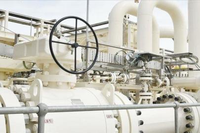 Rusya'nın petrol ve doğalgaz gelirleri yarı yarıya azaldı