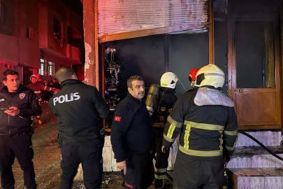 Şanlıurfa’da iş yeri yangını paniğe neden oldu