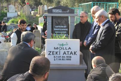 Şehit Şeyh Zeki Atak kabri başında yâd edildi