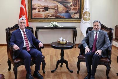 Ticaret Bakanı Ömer Bolat’tan Diyanet İşleri Başkanı Arpaguş’a ziyaret