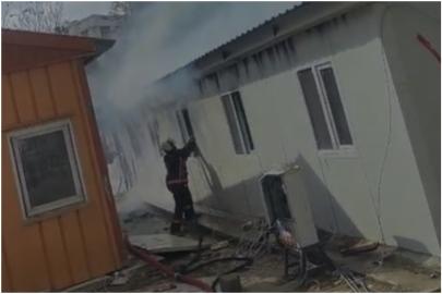 TOKİ şantiyesindeki işçi konteynerlerinde yangın