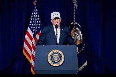 Trump: İran'a yönelik geniş çaplı askeri operasyon başlattık