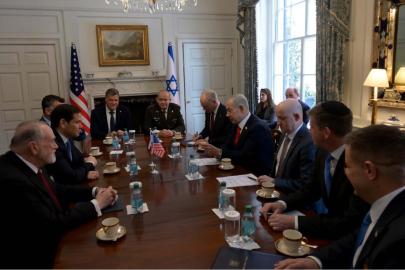 Trump, Netanyahu ile yaptığı görüşmede İran ile müzakerelerin devam etmesi konusunda ısrar etti