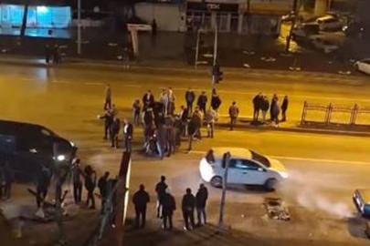 Yolun karşısına geçmeye çalışırken otomobilin çarpmasıyla ağır yaralandı