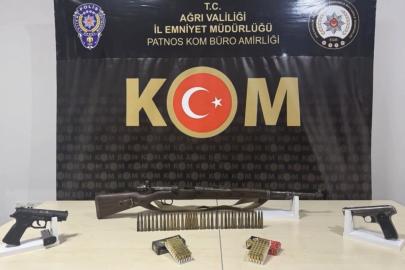 Ağrı’da kaçak sigara ve akaryakıt ele geçirildi