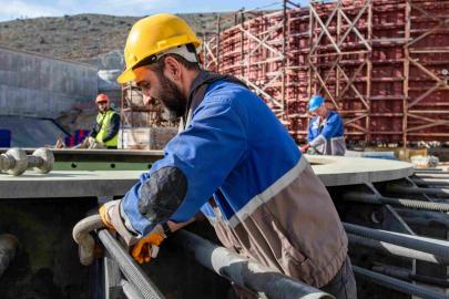 Akkuyu Nükleer Güç Santrali 4. güç ünitesinde baskı kirişi yerine yerleştirildi