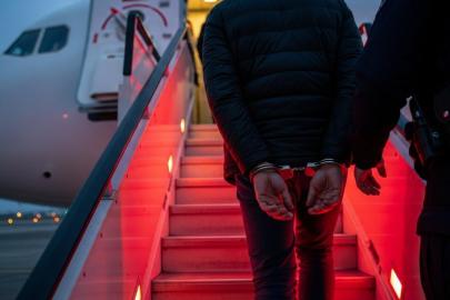 Aranan 27 suçlu Türkiye'ye getirildi