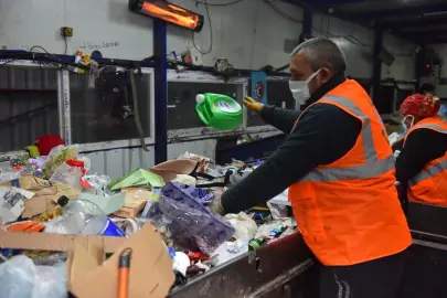 Bursa Yıldırım'da geri dönüşüm her ay 5 bin ağacı kurtarıyor