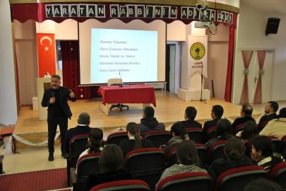 Cizre'de 2 bin öğrenciye "YKS’de Son Viraj" semineri verildi