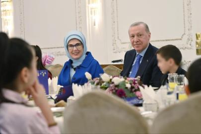 Cumhurbaşkanı Erdoğan, devlet himayesindeki çocuklarla iftarda bir araya geldi