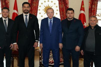 Cumhurbaşkanı Erdoğan, Türkiye Güreş Federasyonu Başkanı Akgül'ü kabul etti