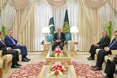 Dışişleri Bakanı Fidan, Pakistan Başbakanı Şerif ile görüştü