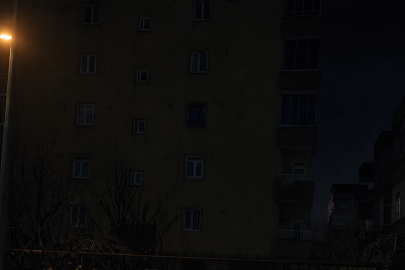 Diyarbakır'da 6 katlı binada çatlama sesi paniği: 51 kişi tahliye edildi