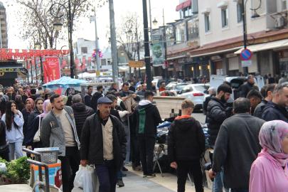 Diyarbakır'da çarşı ve pazarlarda bayram hareketliliği