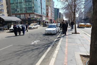 Diyarbakır'da otomobil yayaya çarptı