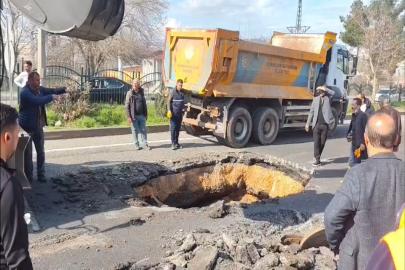 Diyarbakır'da yoğun yağış yol çökmesine neden oldu