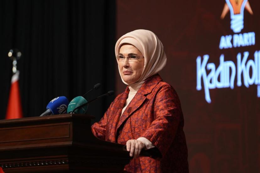 Emine Erdoğan 'AK Parti İstanbul Kadın Kolları ile Vefa İftarı' programına katıldı
