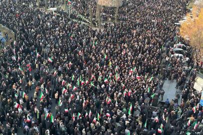 Hamaney'in şehadetinin ardından İran halkı meydanlara indi