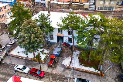 İliç’in tarihi taş binası restorasyonla yeniden hayat buluyor