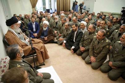 İran’da üçlü geçiş liderliği