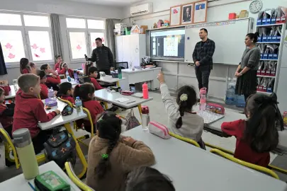 İzmir Bornova'da Başkan Eşki 'Hayat Bilgisi'nde yerel yönetimleri anlattı