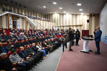 Malatya Büyükşehir Belediye Başkanı Er personelle bayramlaştı