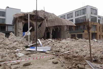 Malatya’da restorasyondaki caminin duvarında göçük meydana geldi: 1 yaralı