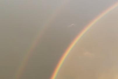 Mardin’de yağış sonrası yan yana oluşan gökkuşağı büyüledi