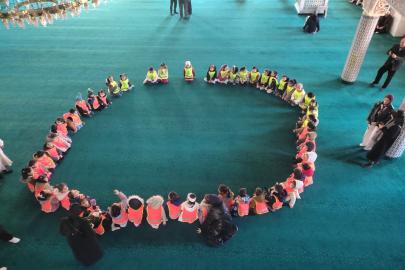 Minik çocuklardan cami ziyareti