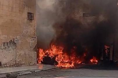 Şanlıurfa’da trafo patladı: 3 araç küle döndü